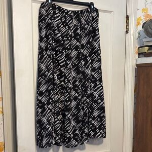 JM Collection Black & White Printed A-Line Women’s Skirt